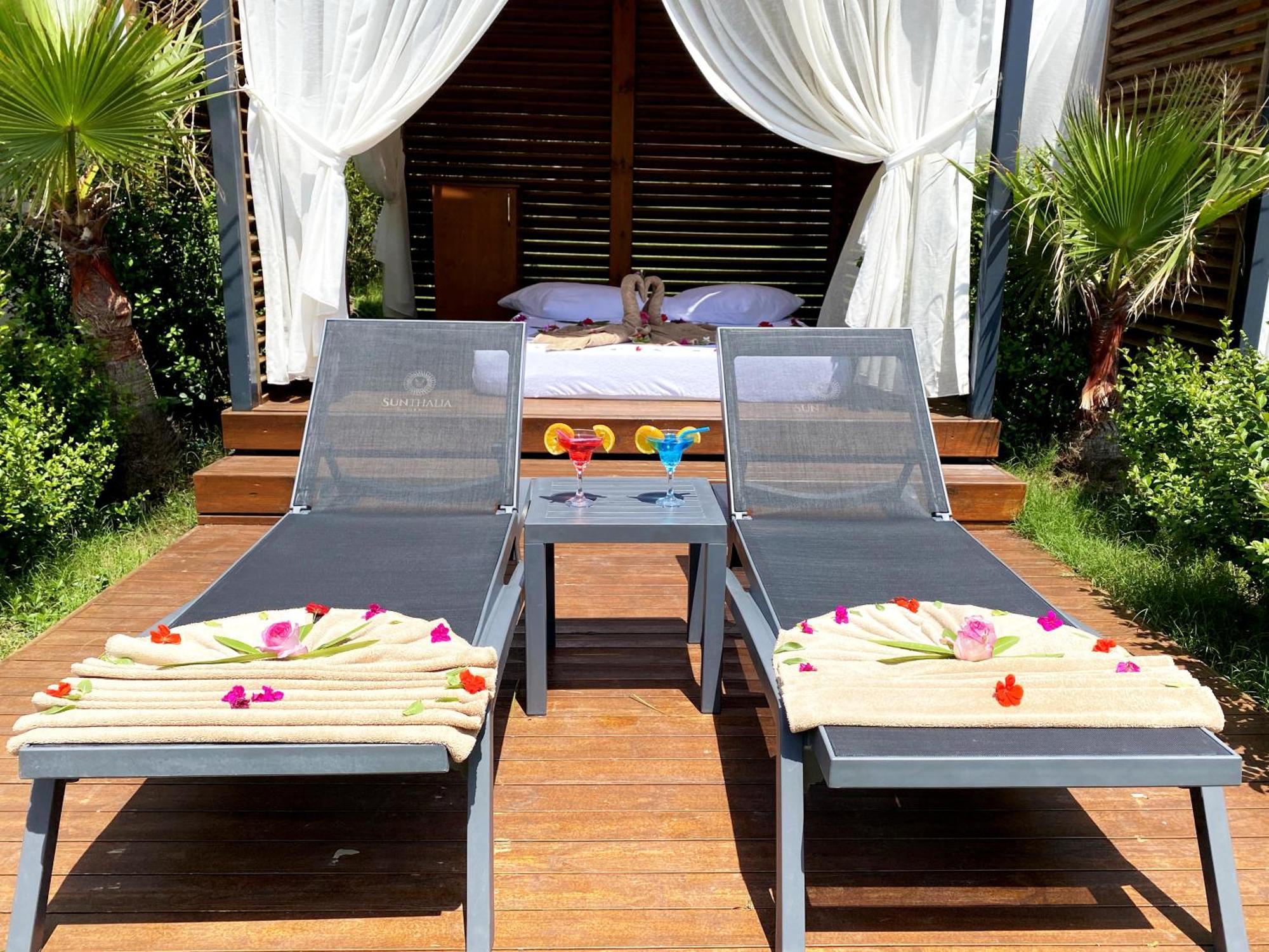 Sunthalia Hotels & Resorts Ultra All Inclusive Adults Only Party Hotel Side Exteriér fotografie